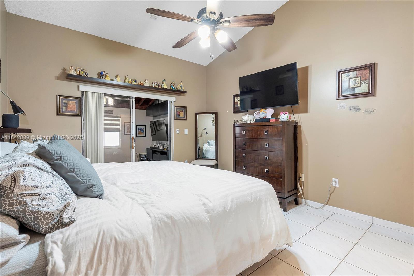 FLAMINGO ESTATES - Residential