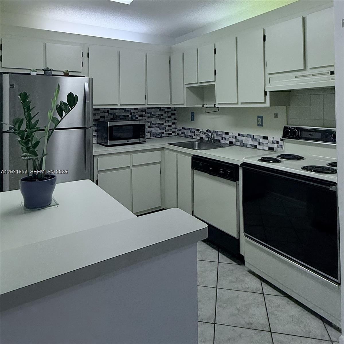 DORAL PK CO CLUB VILLAS C - Residential Lease