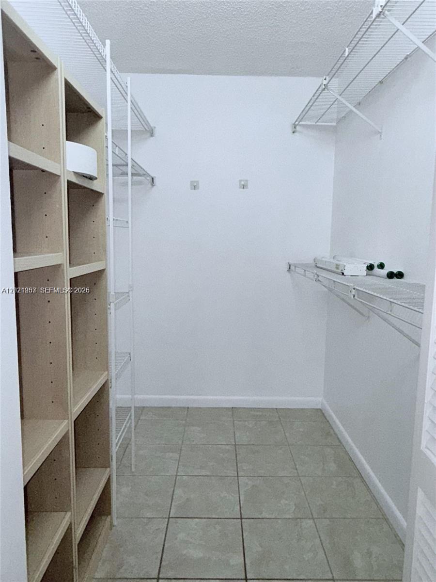 DORAL PK CO CLUB VILLAS C - Residential Lease