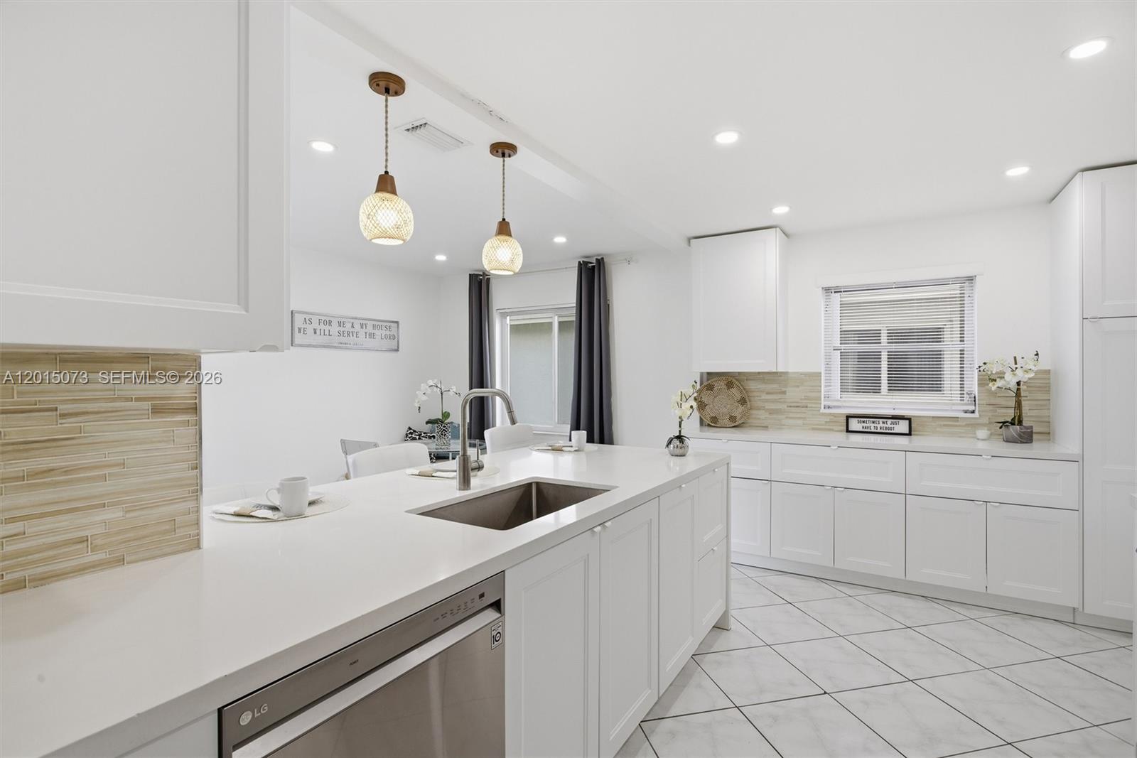 LAUDERDALE WEST 3 SEC - Residential