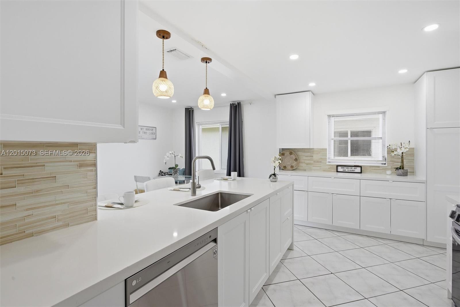 LAUDERDALE WEST 3 SEC - Residential