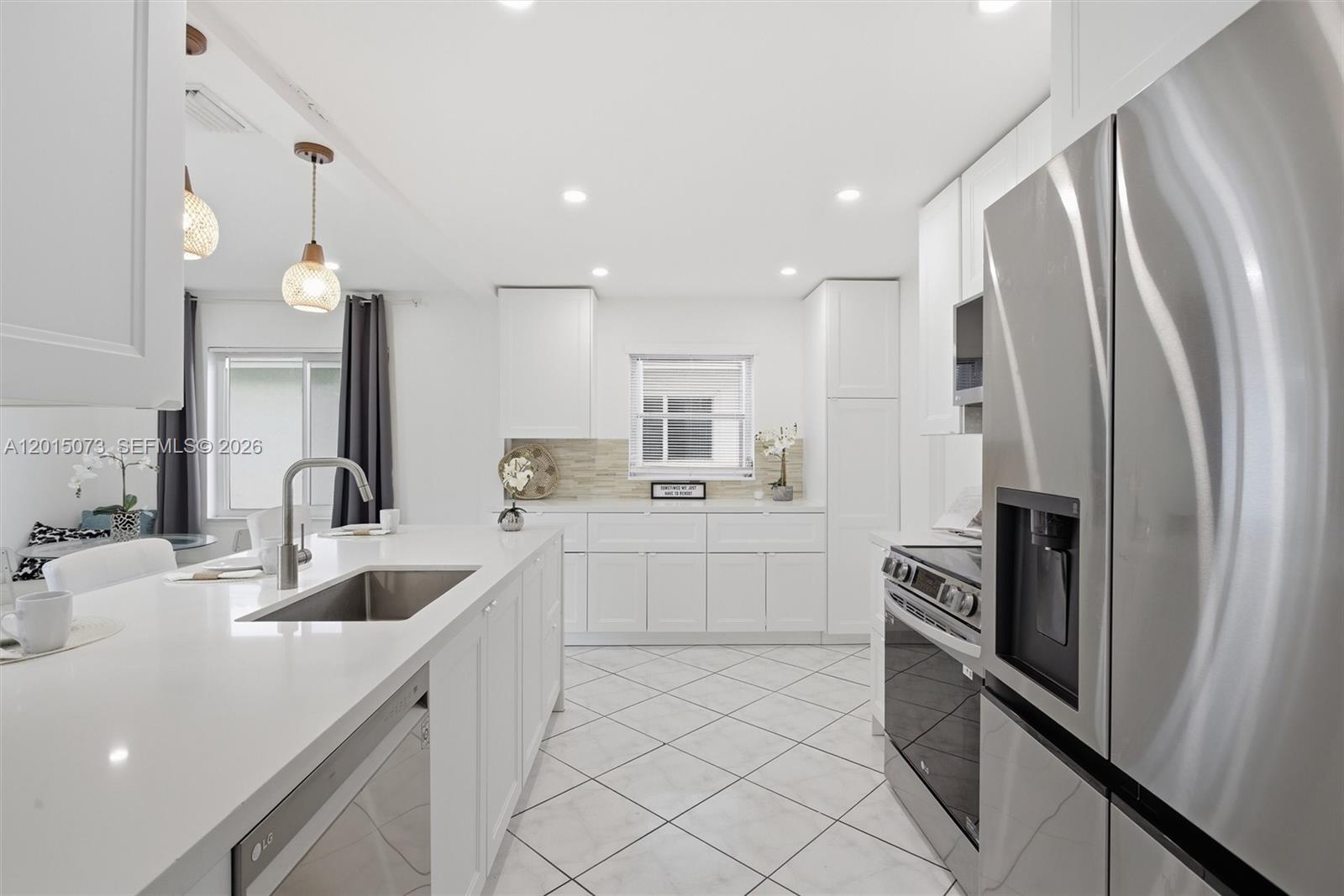 LAUDERDALE WEST 3 SEC - Residential