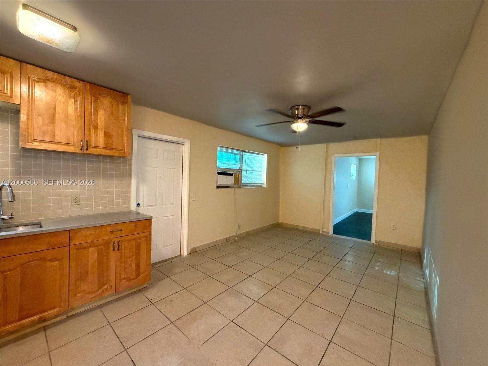 LINCOLN PARK REPLAT - Residential Lease