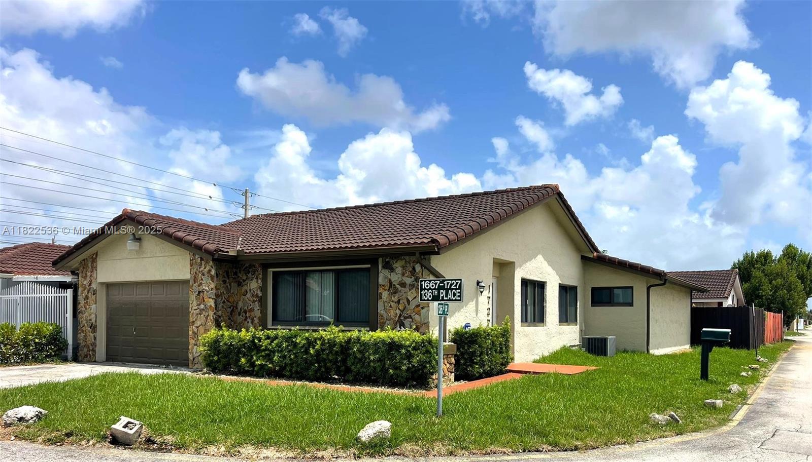 1727 Sw 136th Pl, Miami, Broward County, Florida - 4 Bedrooms  
2 Bathrooms - 