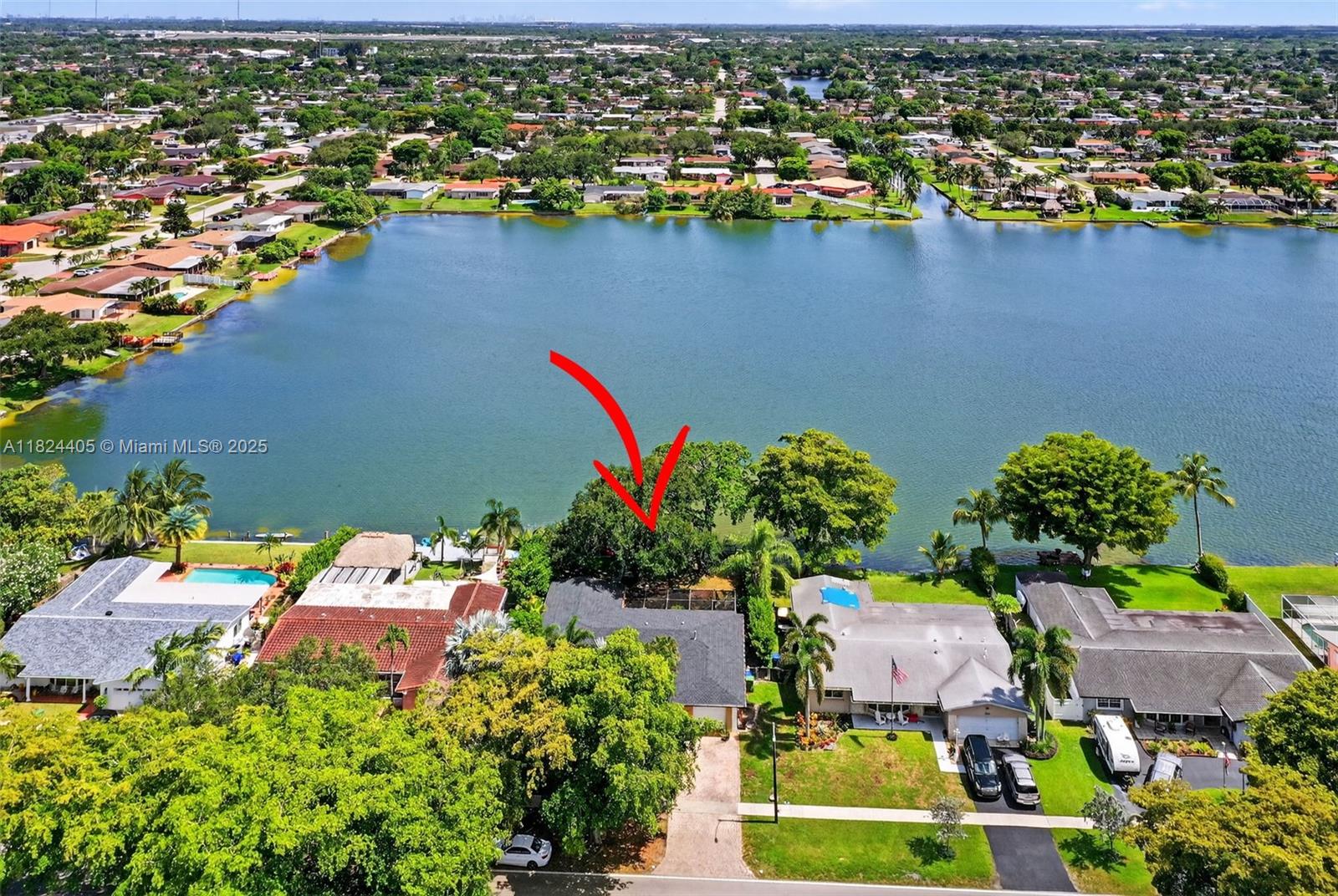 8320 Pasadena Blvd, Pembroke Pines, Miami-Dade County, Florida - 3 Bedrooms  
2 Bathrooms - 