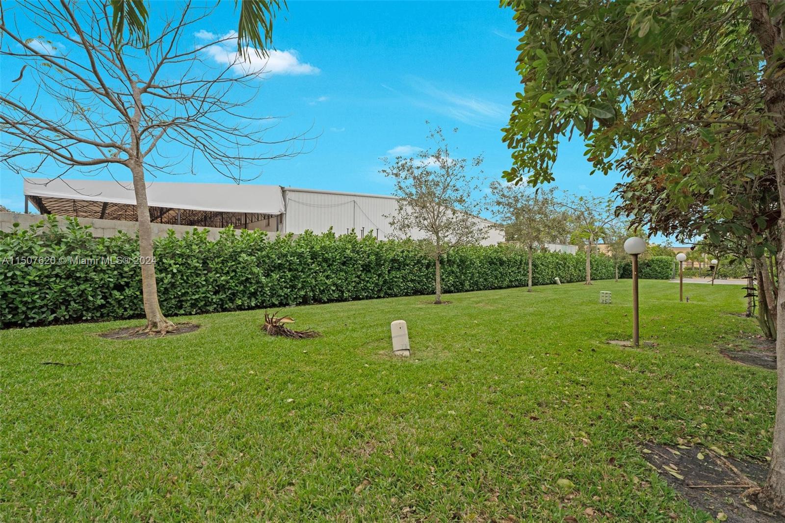 VIZCAYA GARDENS CONDOMINI - Residential