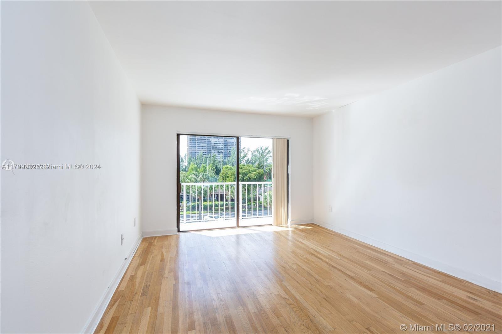 CRICKET CLUBHOUSE CONDO - Residential