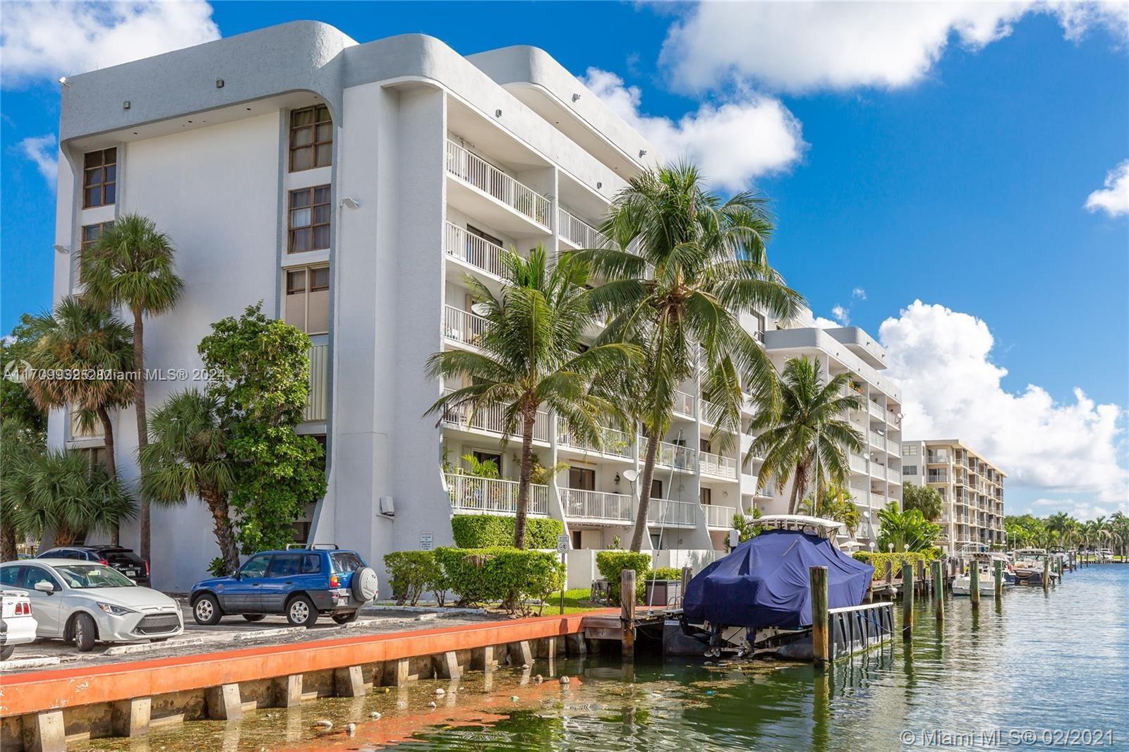 CRICKET CLUBHOUSE CONDO - Residential