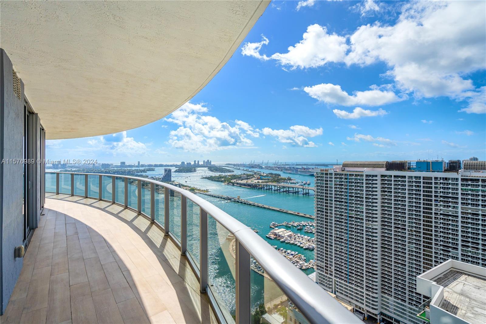 ARIA ON THE BAY CONDO - Residential