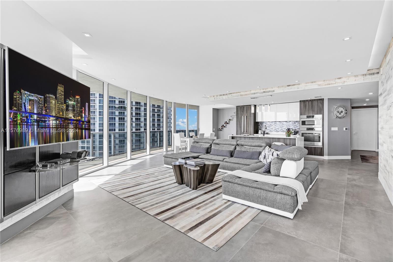 ARIA ON THE BAY CONDO - Residential