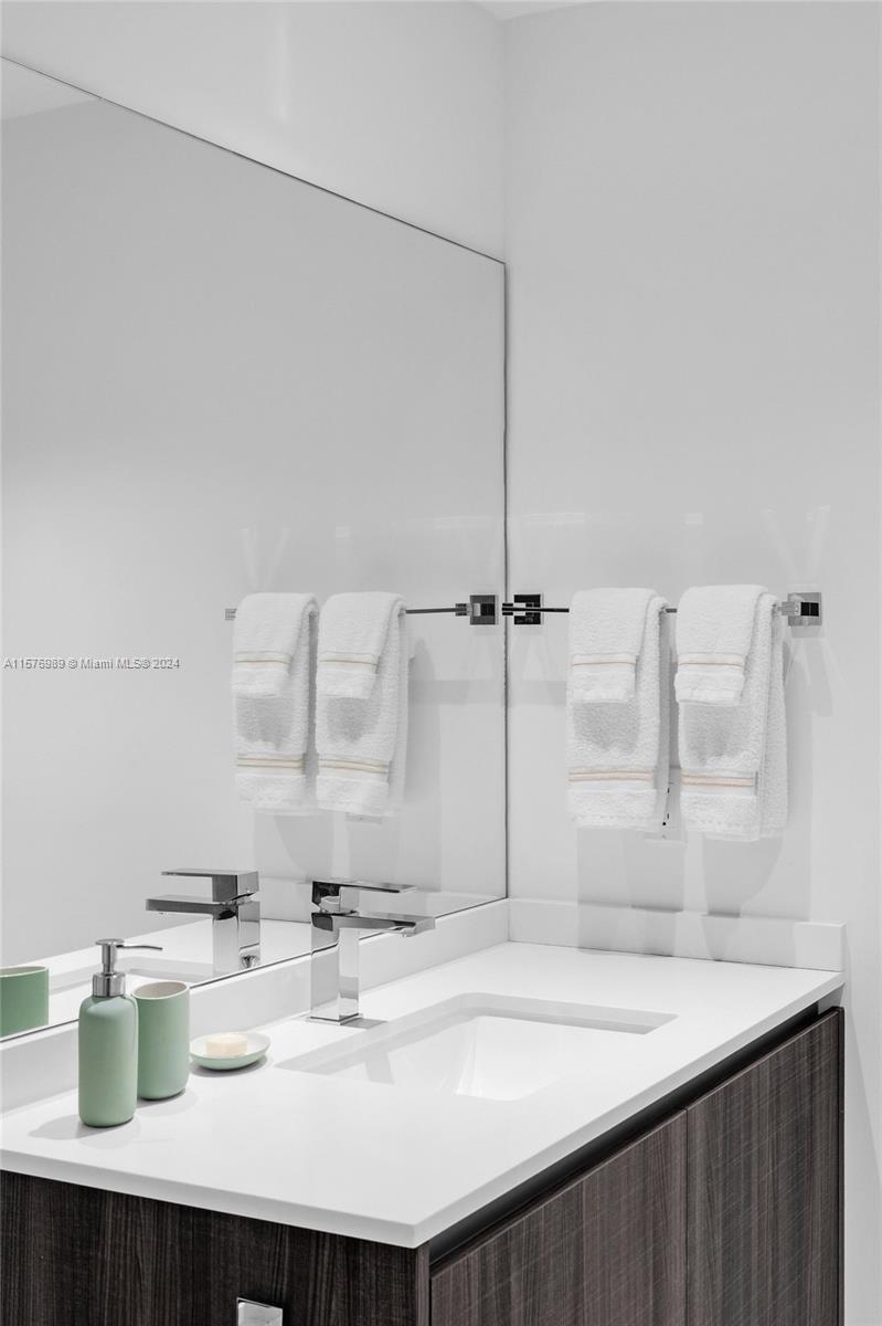 ARIA ON THE BAY CONDO - Residential