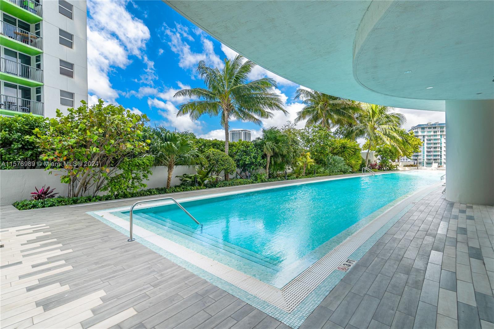 ARIA ON THE BAY CONDO - Residential