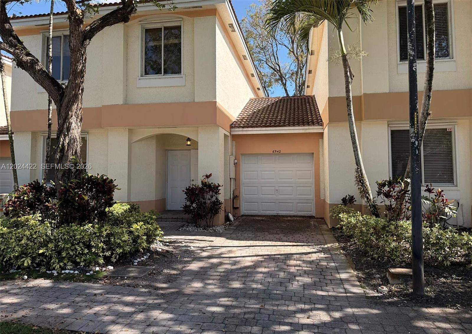 HIDDEN COVE CONDO - Residential Lease