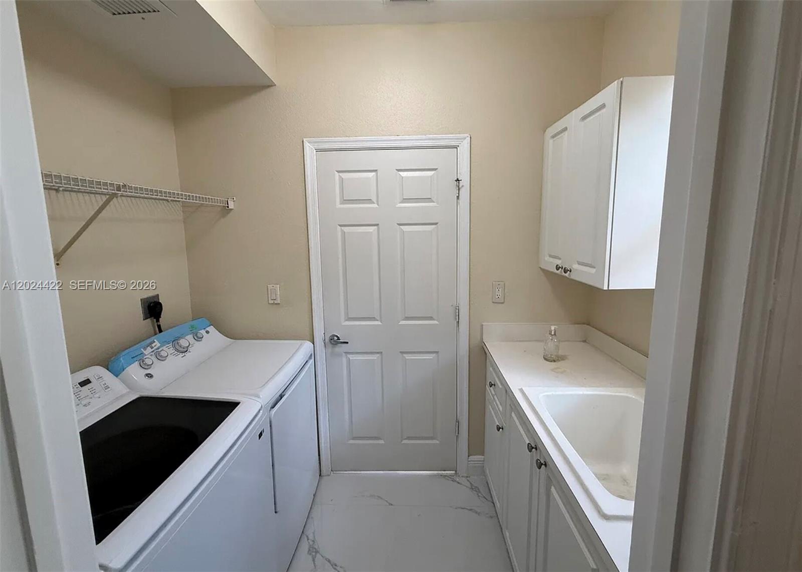HIDDEN COVE CONDO - Residential Lease