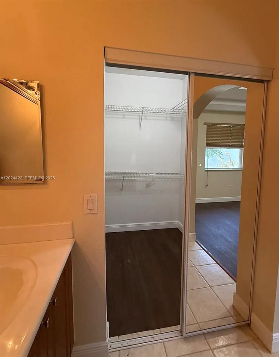 HIDDEN COVE CONDO - Residential Lease