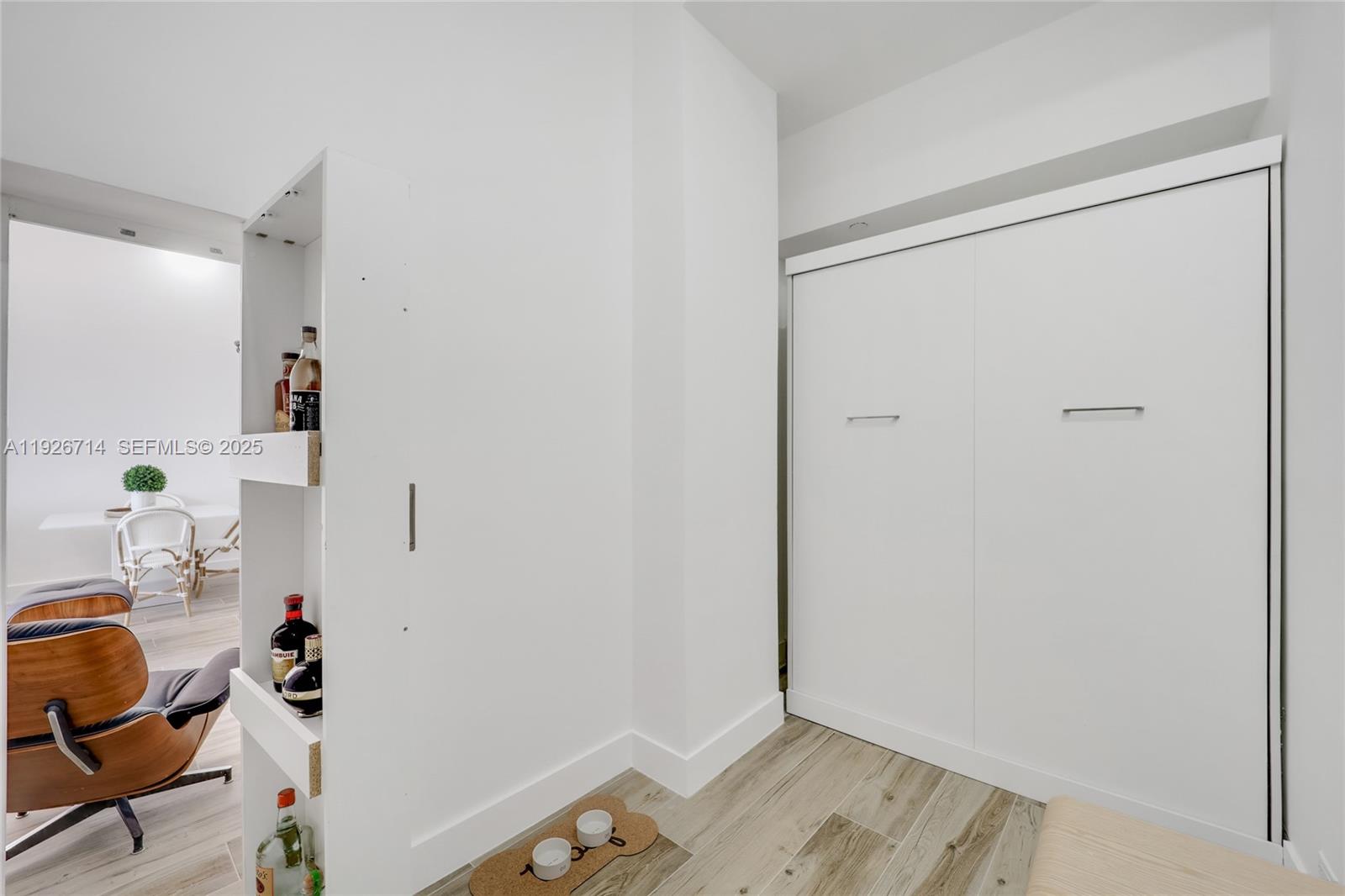 RONEY PALACE CONDO - Residential