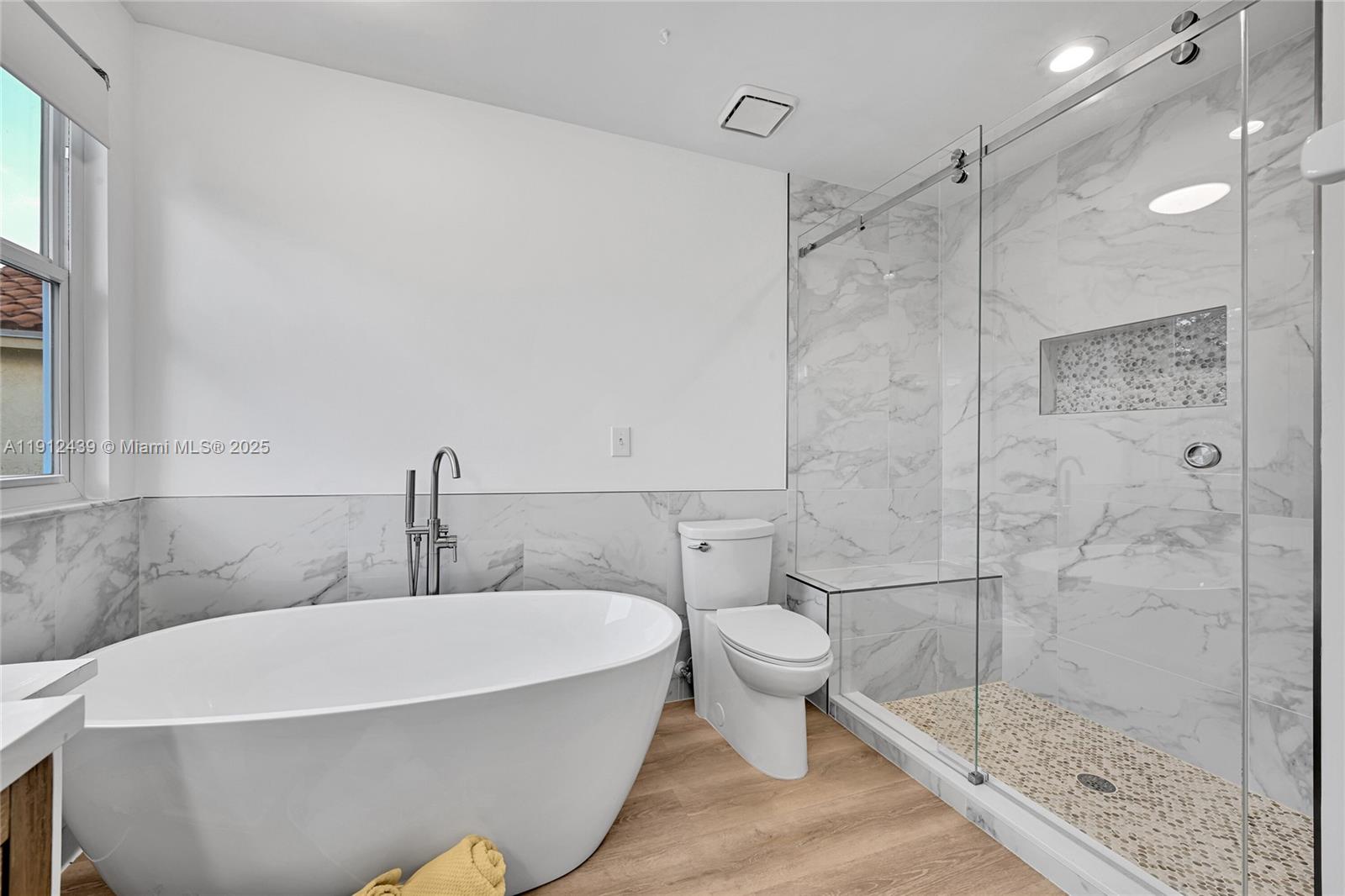 HOLIDAY SPRINGS EAST - Residential