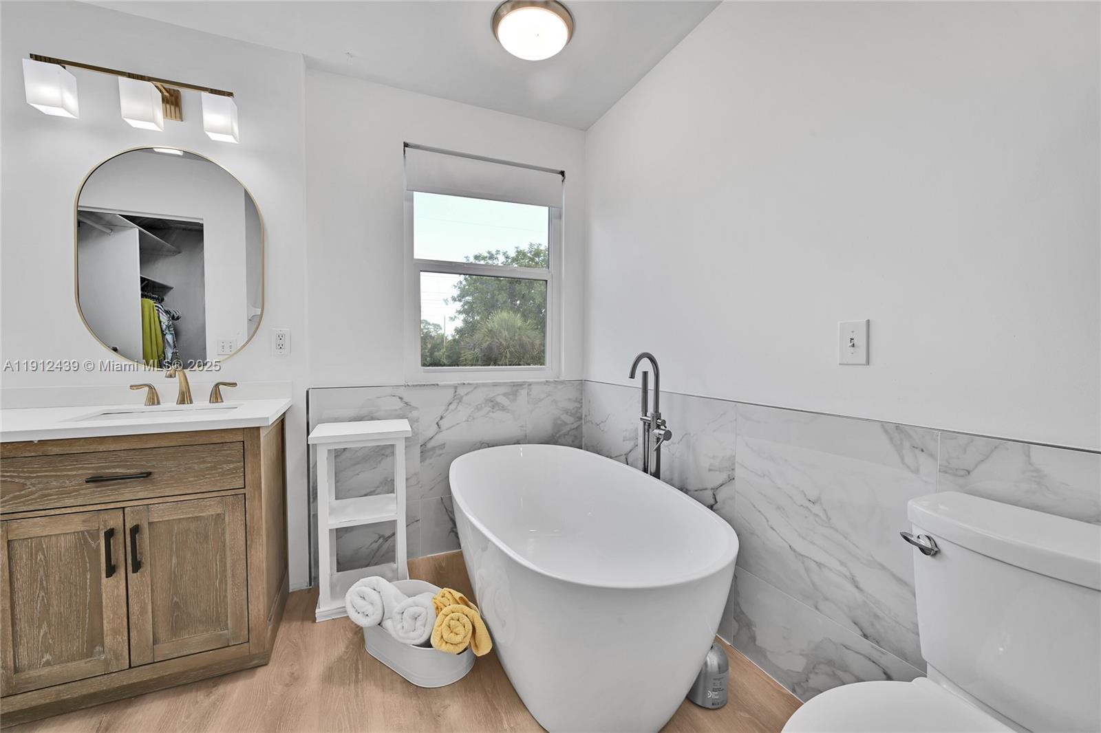 HOLIDAY SPRINGS EAST - Residential