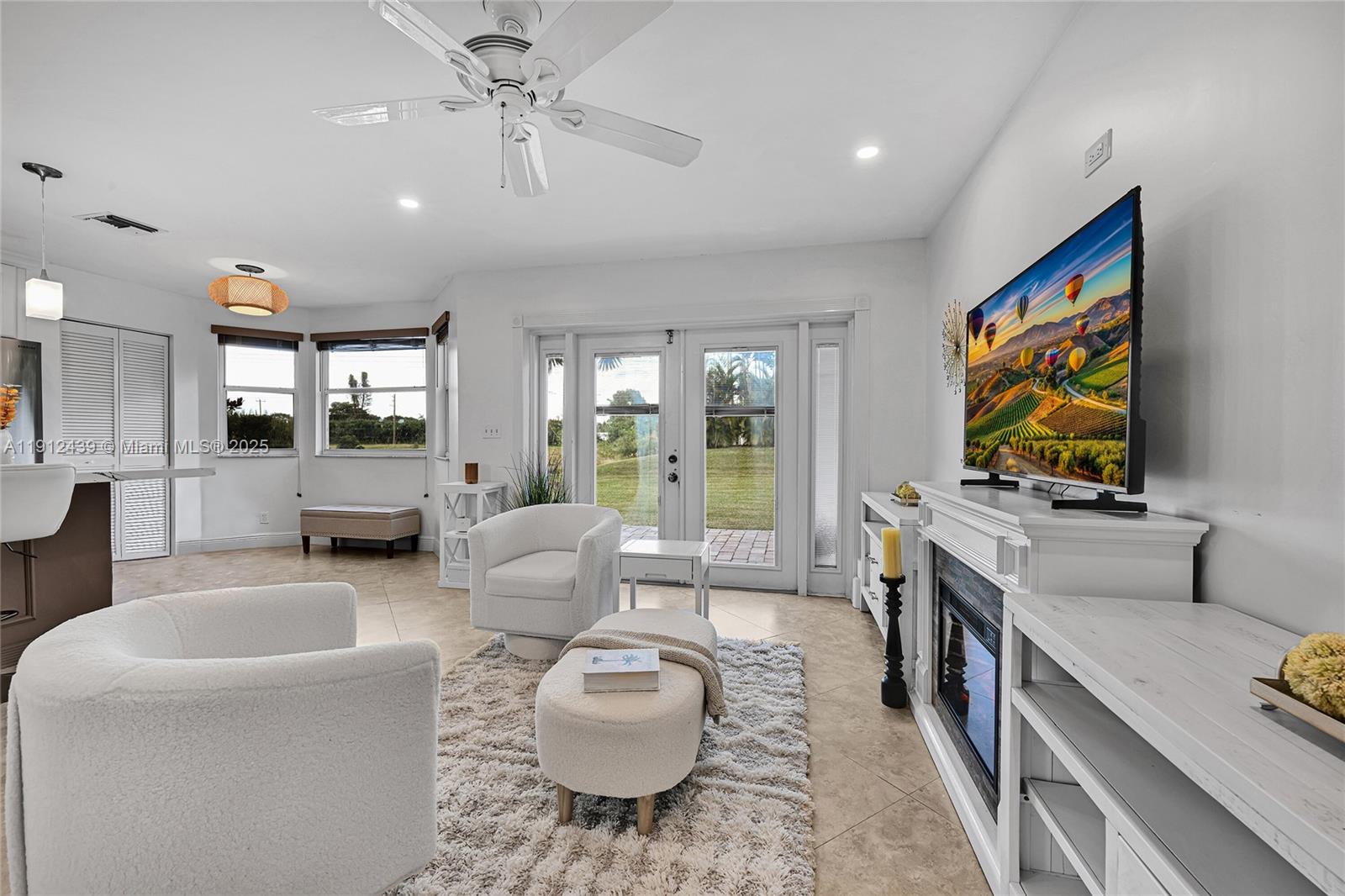 HOLIDAY SPRINGS EAST - Residential