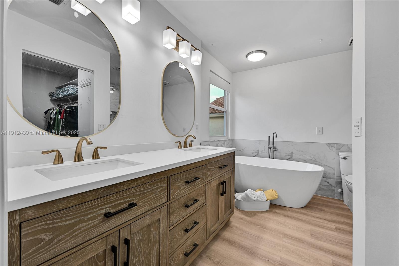 HOLIDAY SPRINGS EAST - Residential