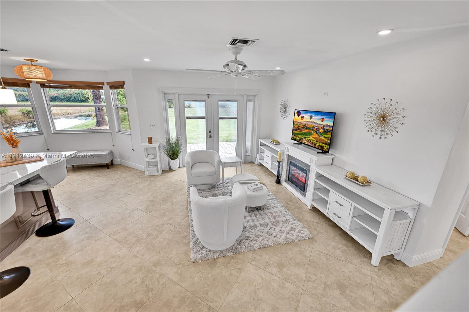 HOLIDAY SPRINGS EAST - Residential