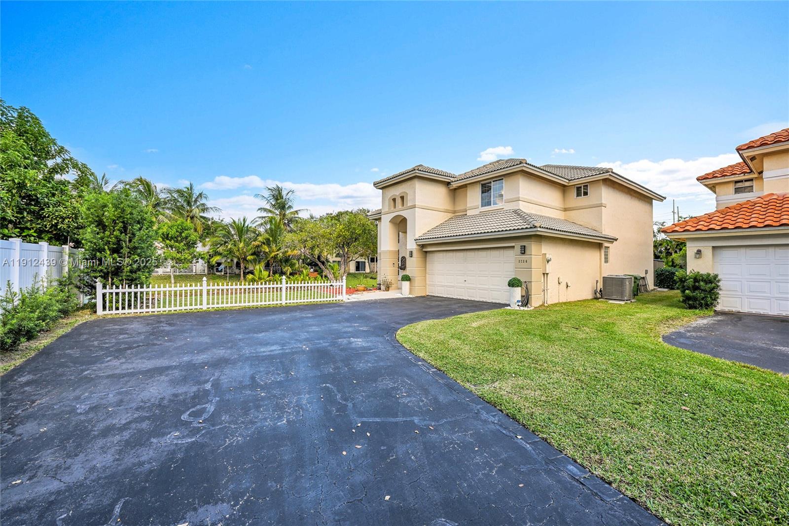 HOLIDAY SPRINGS EAST - Residential