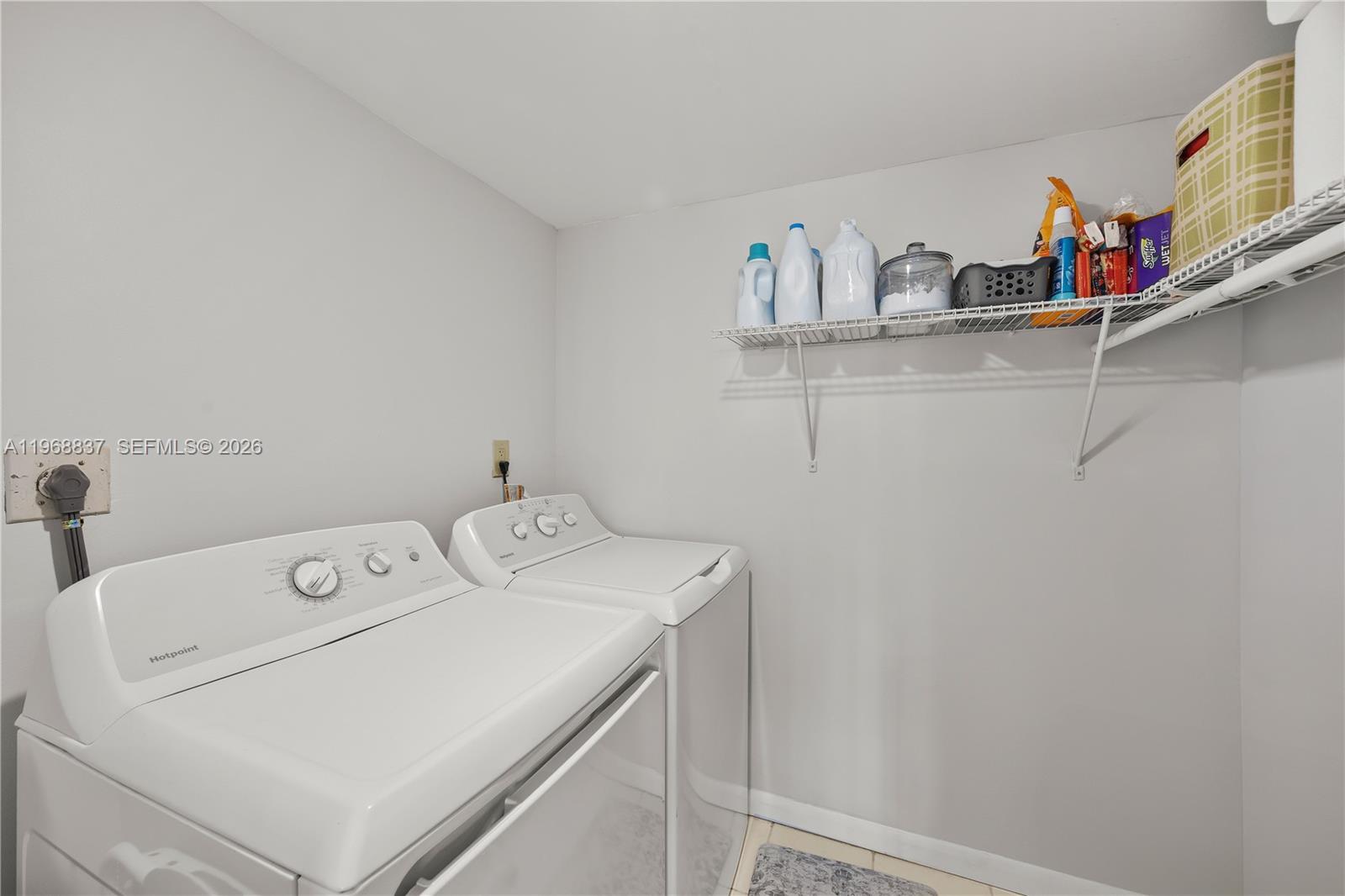 PINE RIDGE AT DELRAY BEAC - Residential