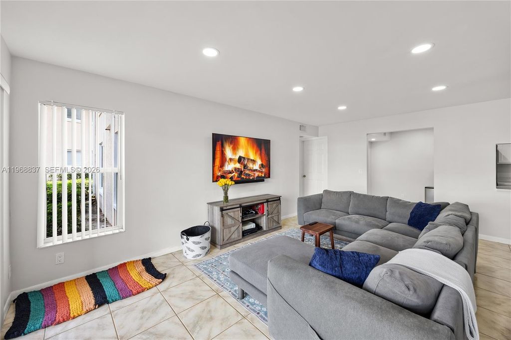 Photo of 13870 Oneida Dr #H1, Delray Beach, FL 33446 (MLS # A11968837)