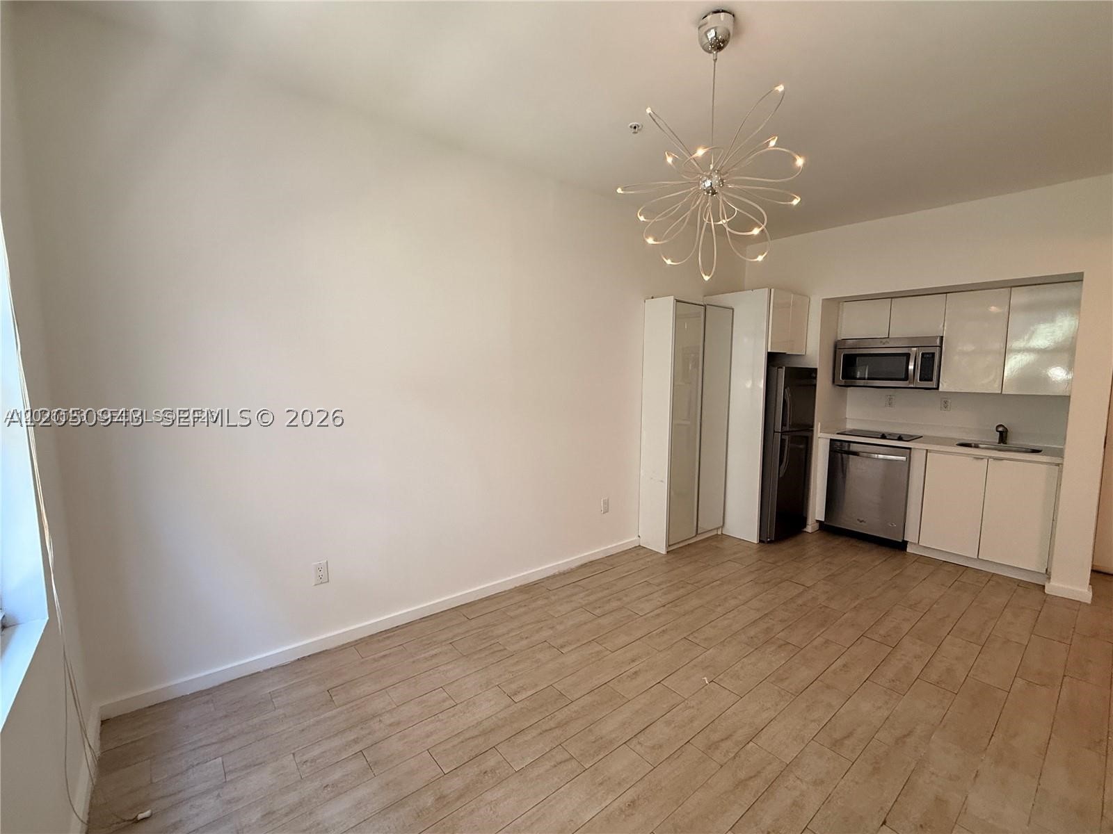 1611 Meridian Ave 202