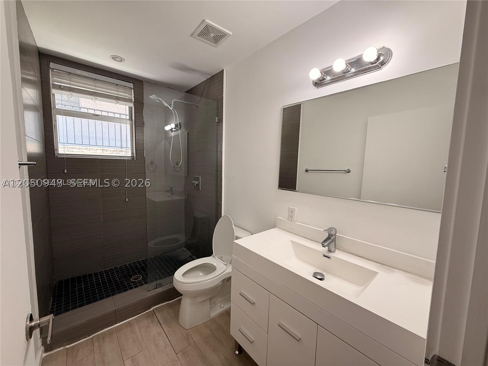 1611 Meridian Ave 202
