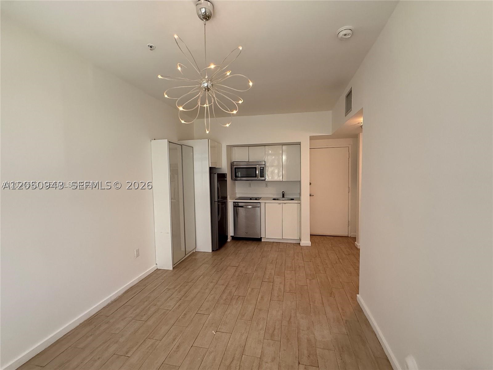 1611 Meridian Ave 202
