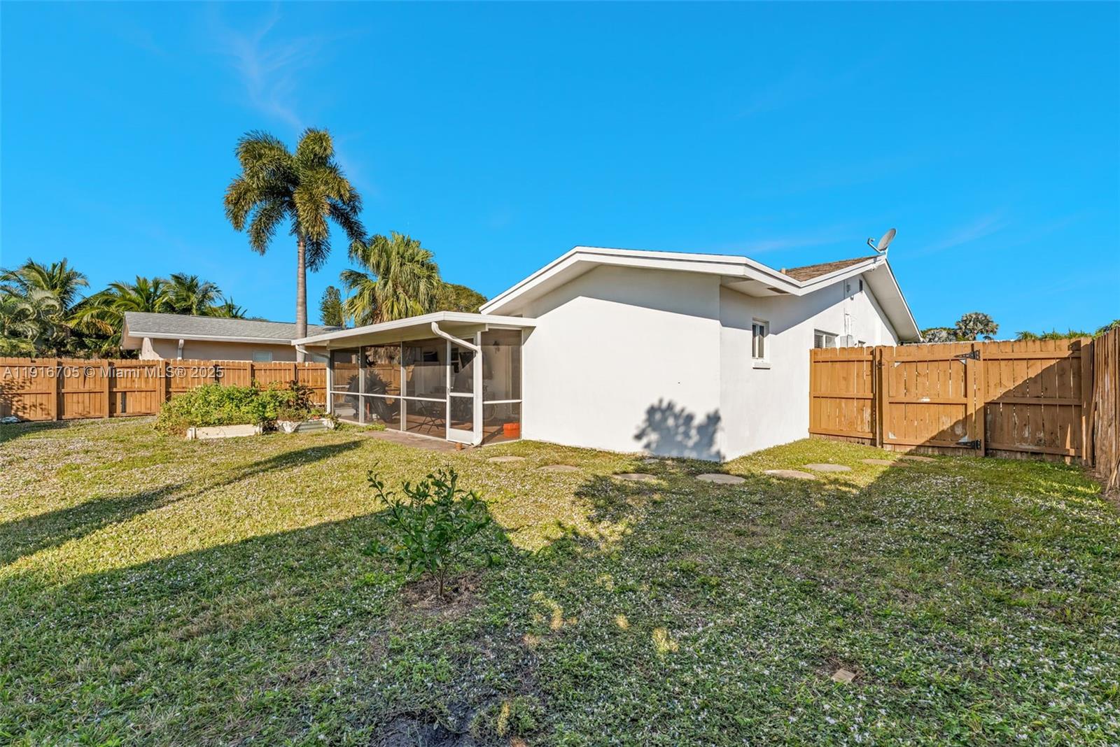 PALM-AIRE VILLAGE 2ND SEC - Residential