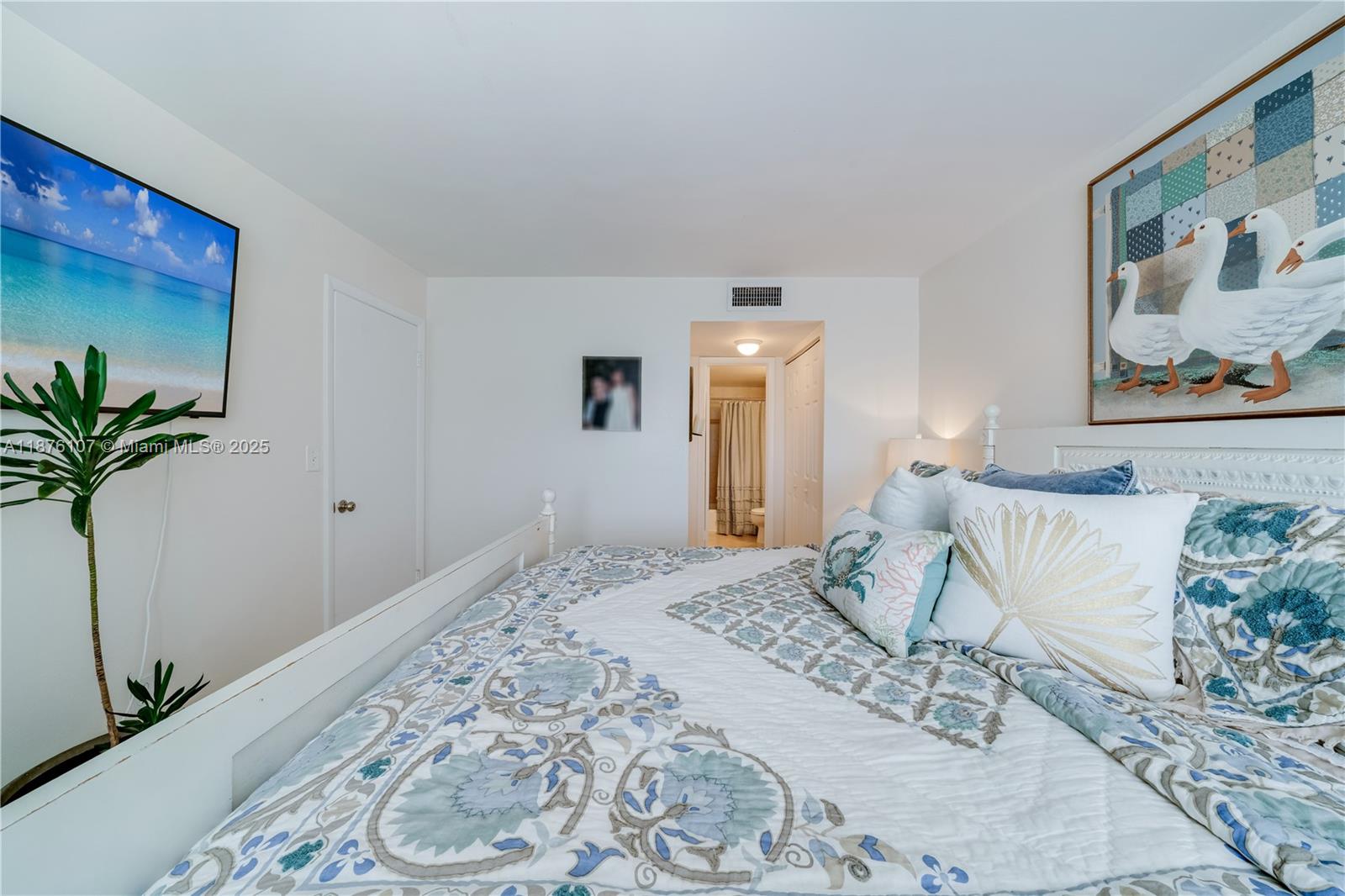 VILLAGE AT THE FALLS COND - Residential