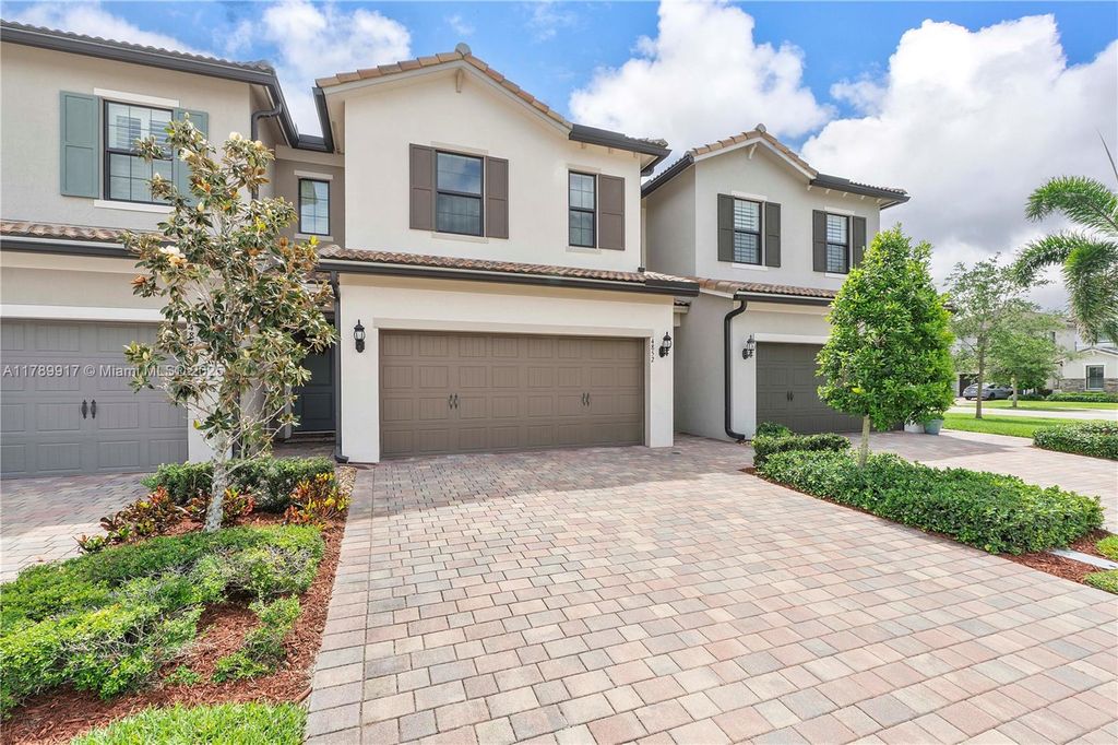 Photo of 4852 San Fratello Cir, Lake Worth, FL 33467 (MLS # A11789917)