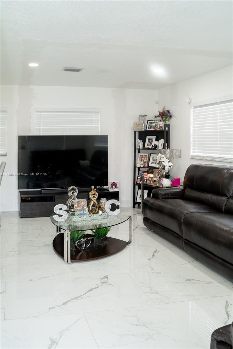 GREENACRES - Residential