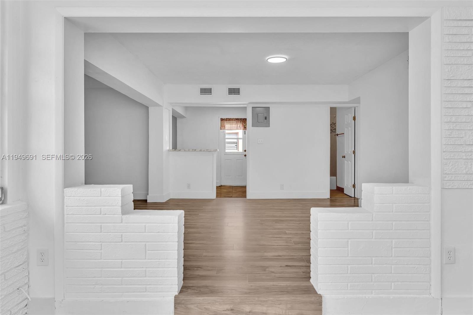 LAUDERDALE MANOR HOMESITE - Residential