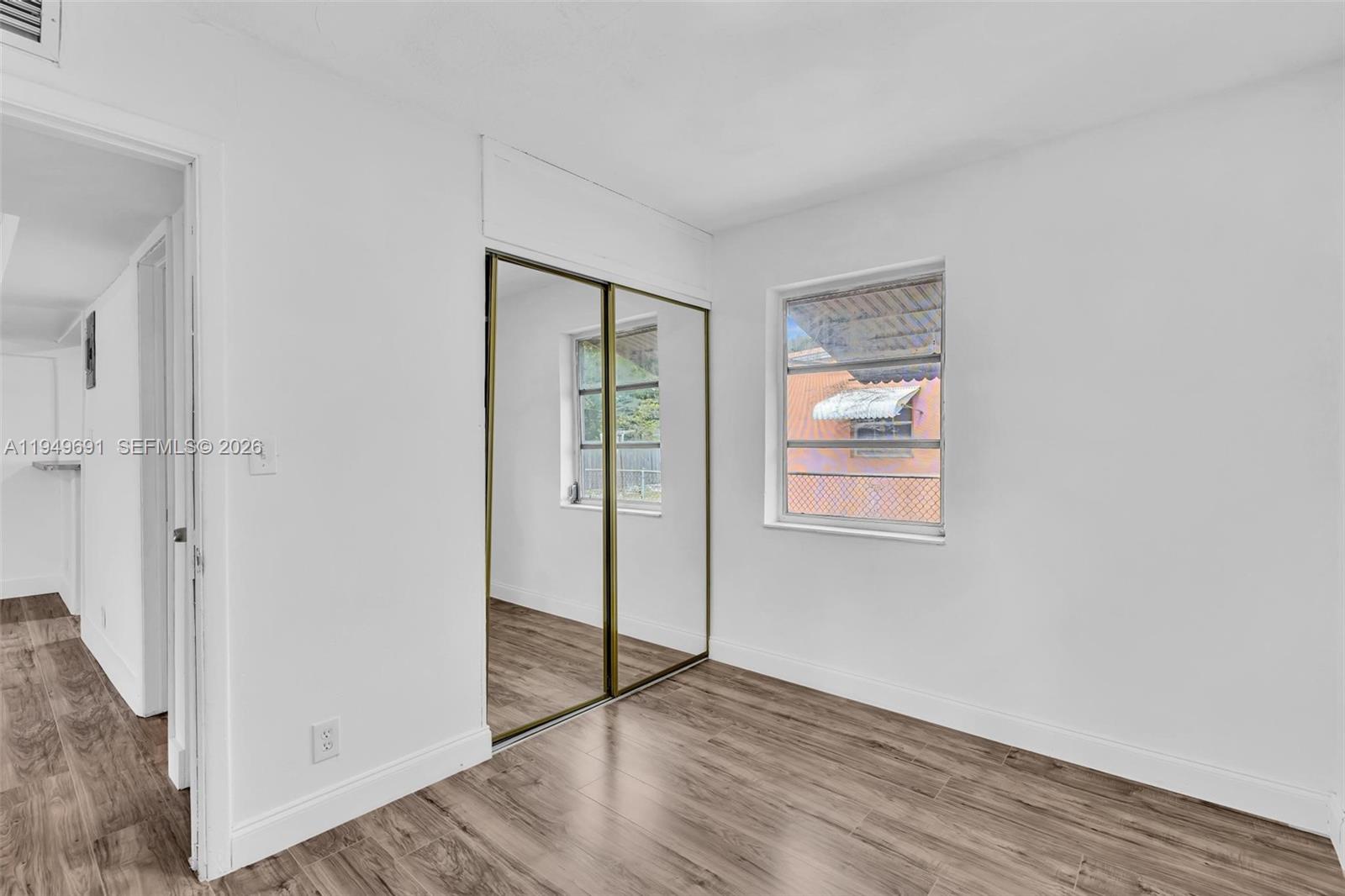 LAUDERDALE MANOR HOMESITE - Residential