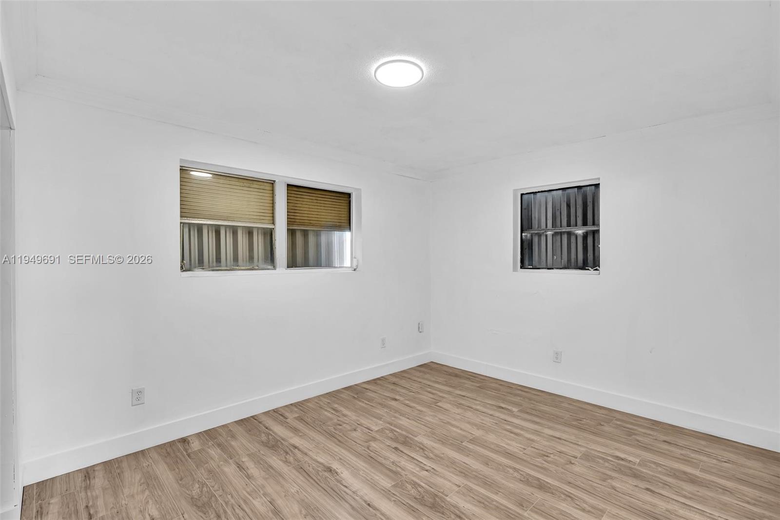 LAUDERDALE MANOR HOMESITE - Residential