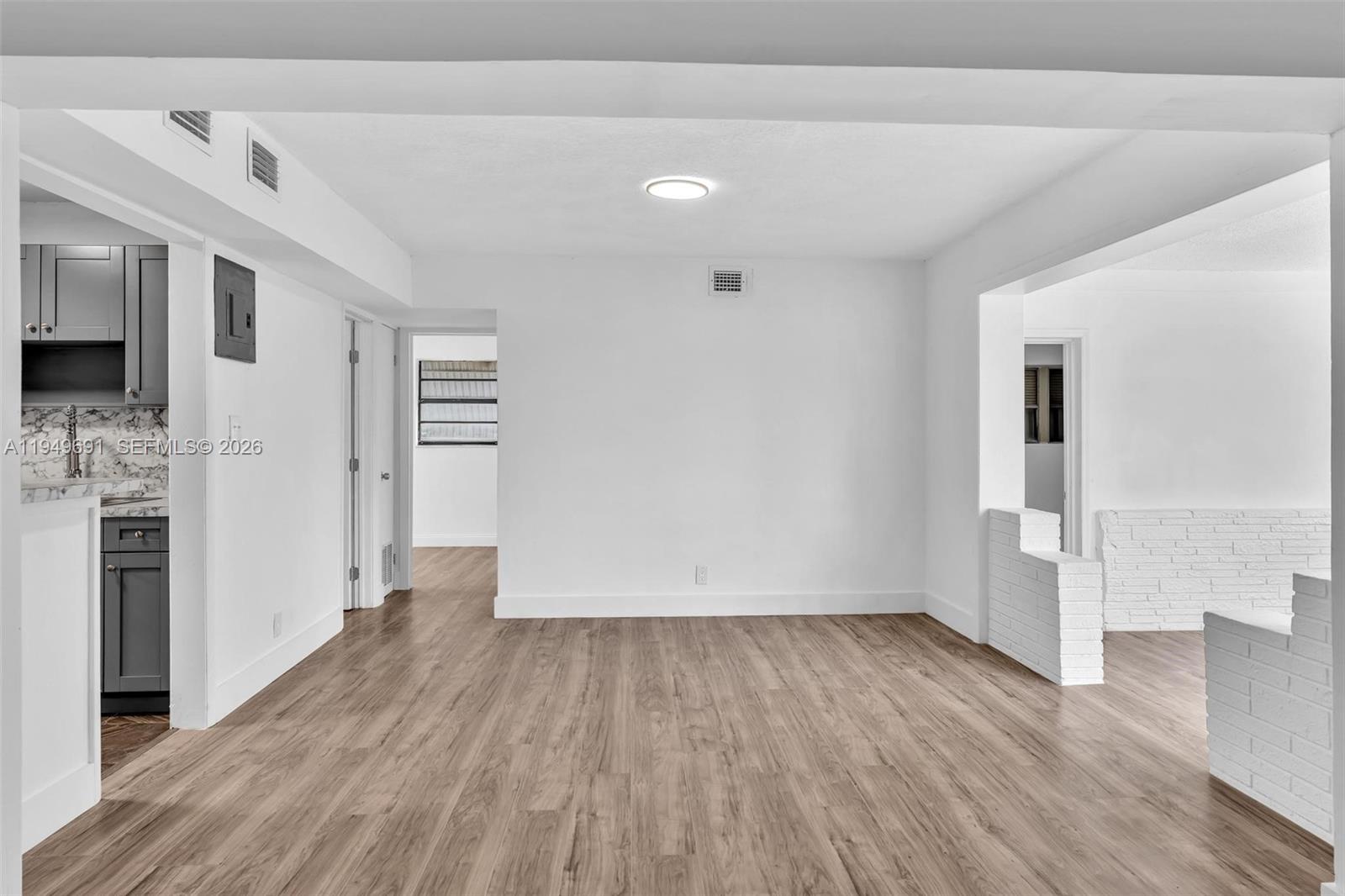 LAUDERDALE MANOR HOMESITE - Residential