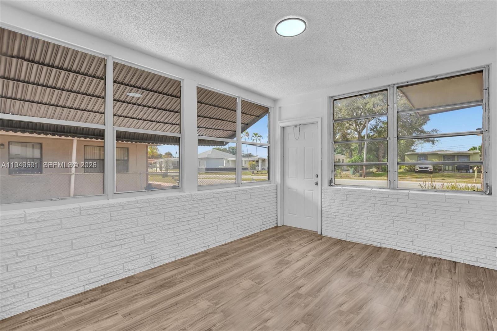 LAUDERDALE MANOR HOMESITE - Residential