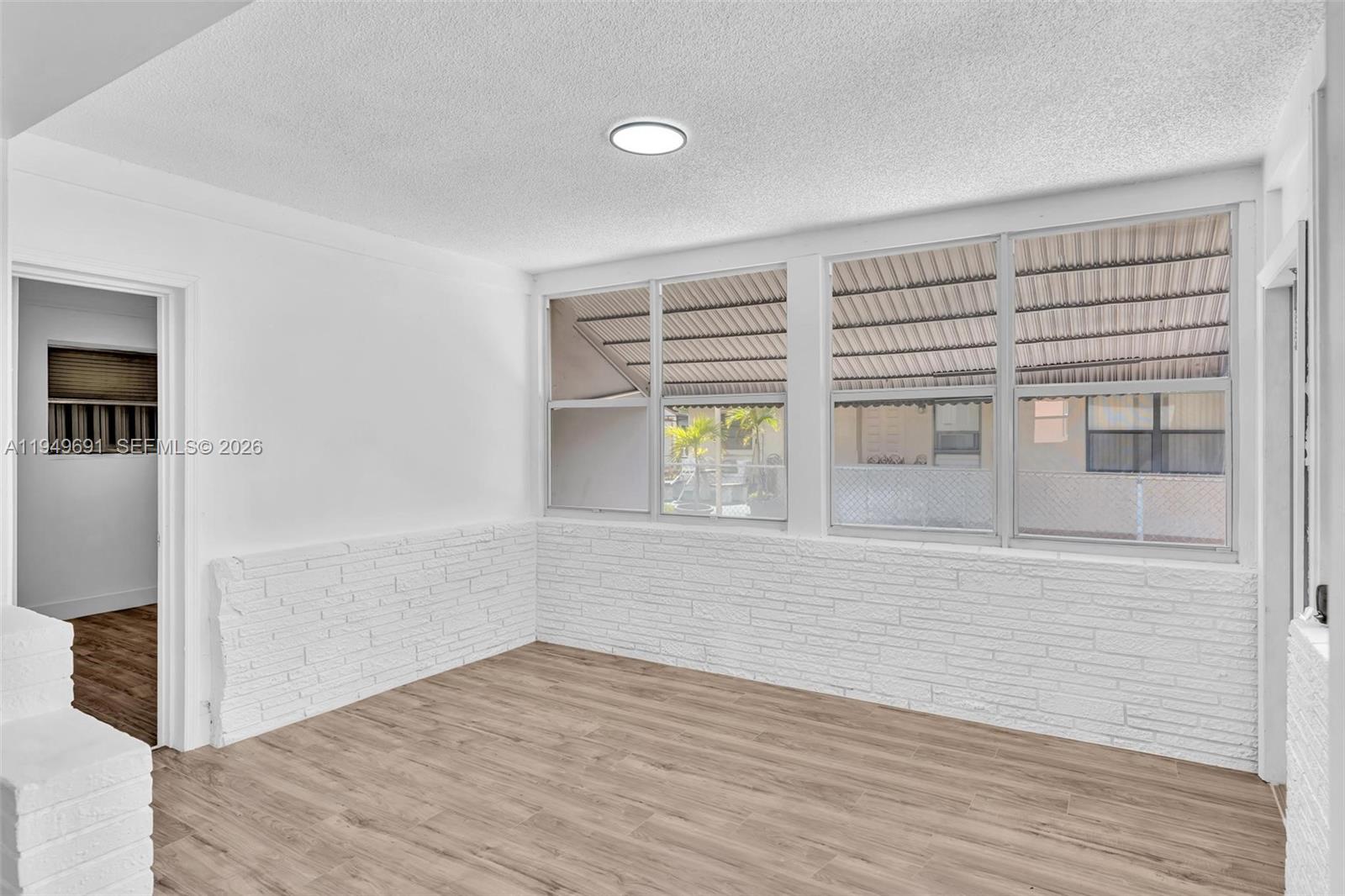 LAUDERDALE MANOR HOMESITE - Residential