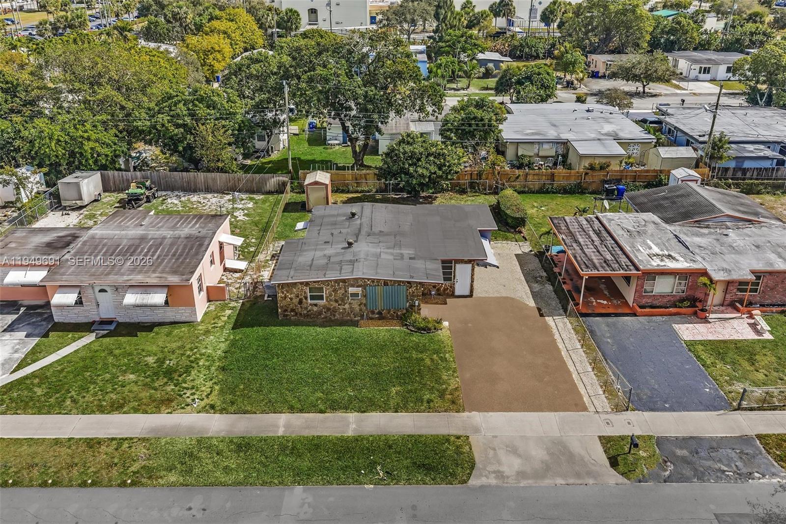 LAUDERDALE MANOR HOMESITE - Residential