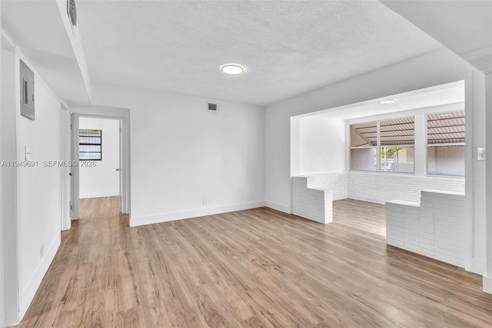 LAUDERDALE MANOR HOMESITE - Residential