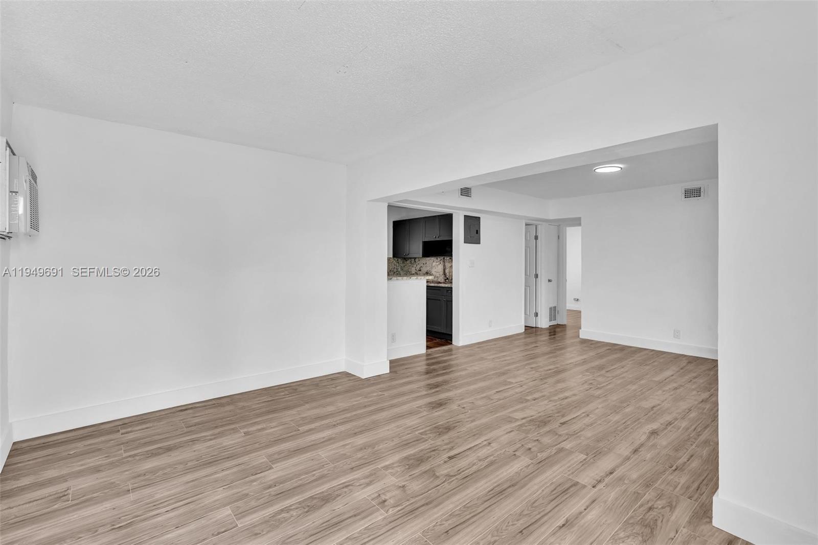 LAUDERDALE MANOR HOMESITE - Residential