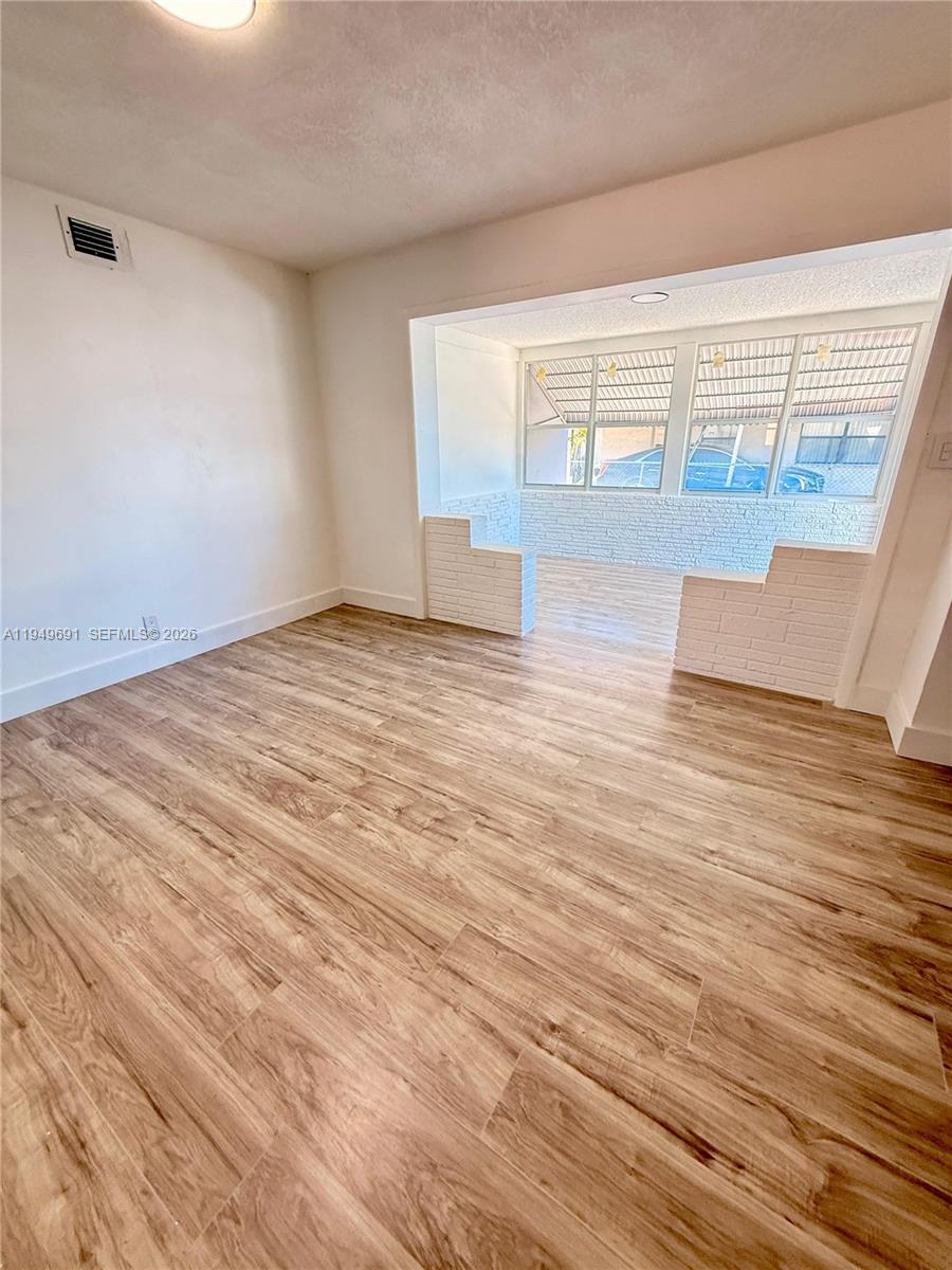 LAUDERDALE MANOR HOMESITE - Residential