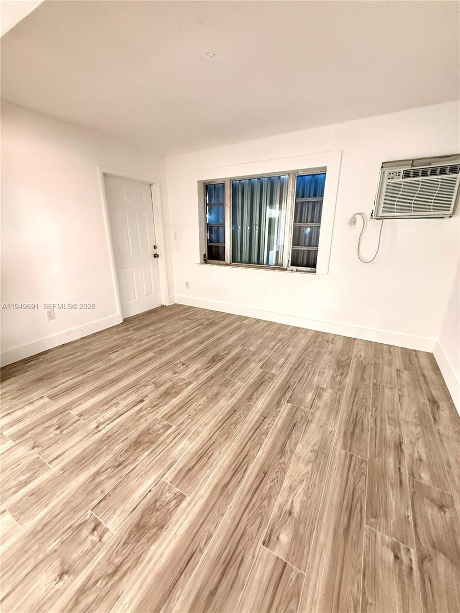 LAUDERDALE MANOR HOMESITE - Residential