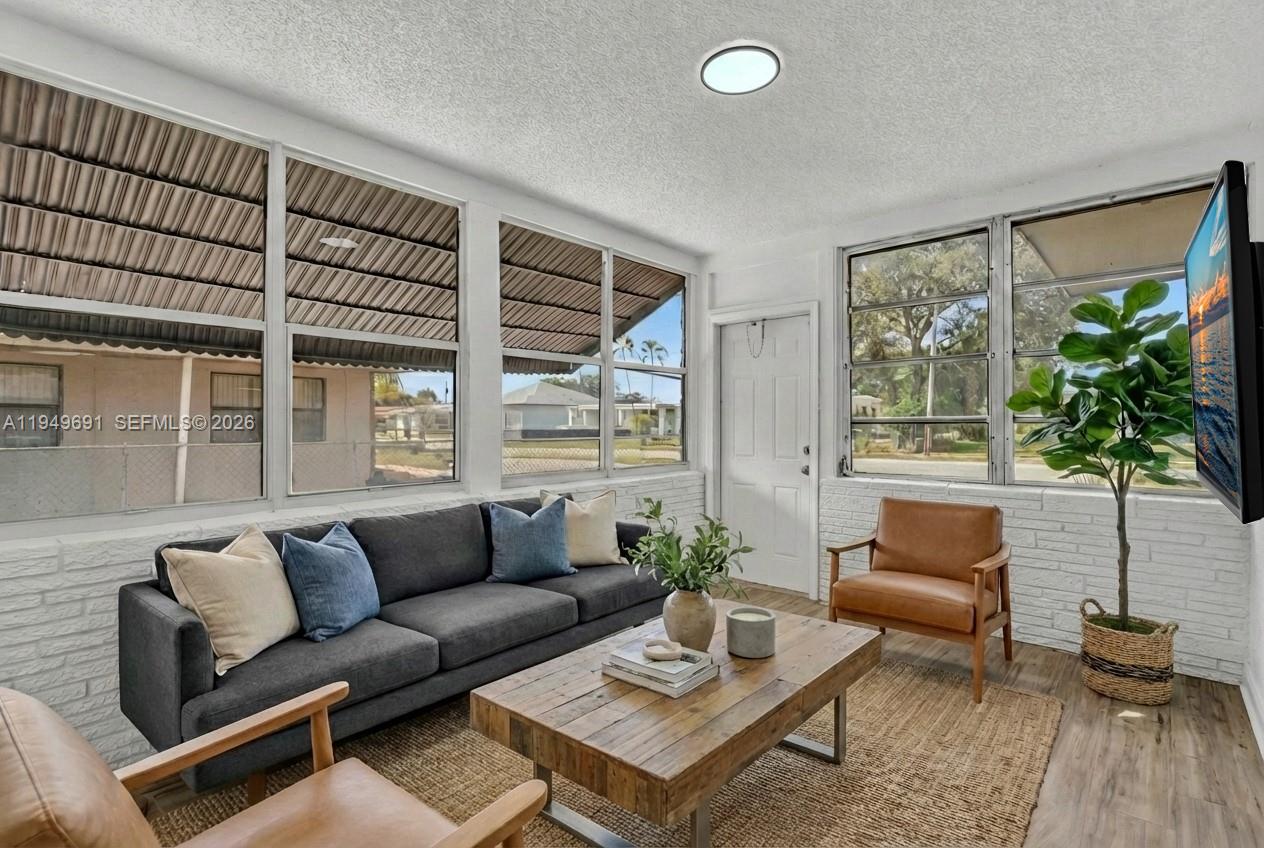 LAUDERDALE MANOR HOMESITE - Residential