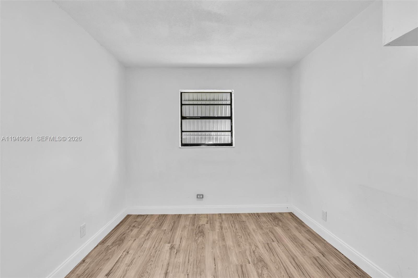 LAUDERDALE MANOR HOMESITE - Residential