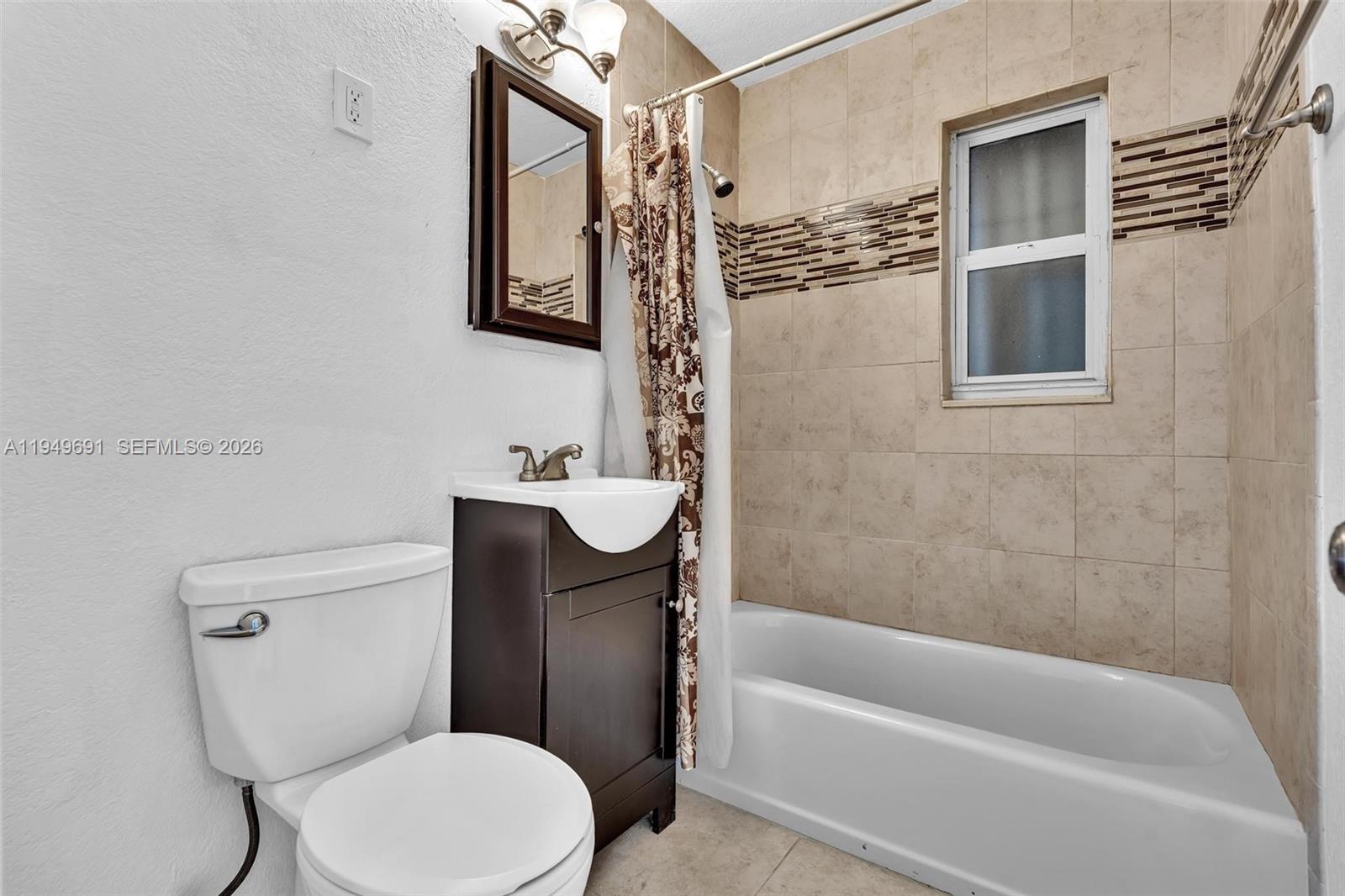 LAUDERDALE MANOR HOMESITE - Residential