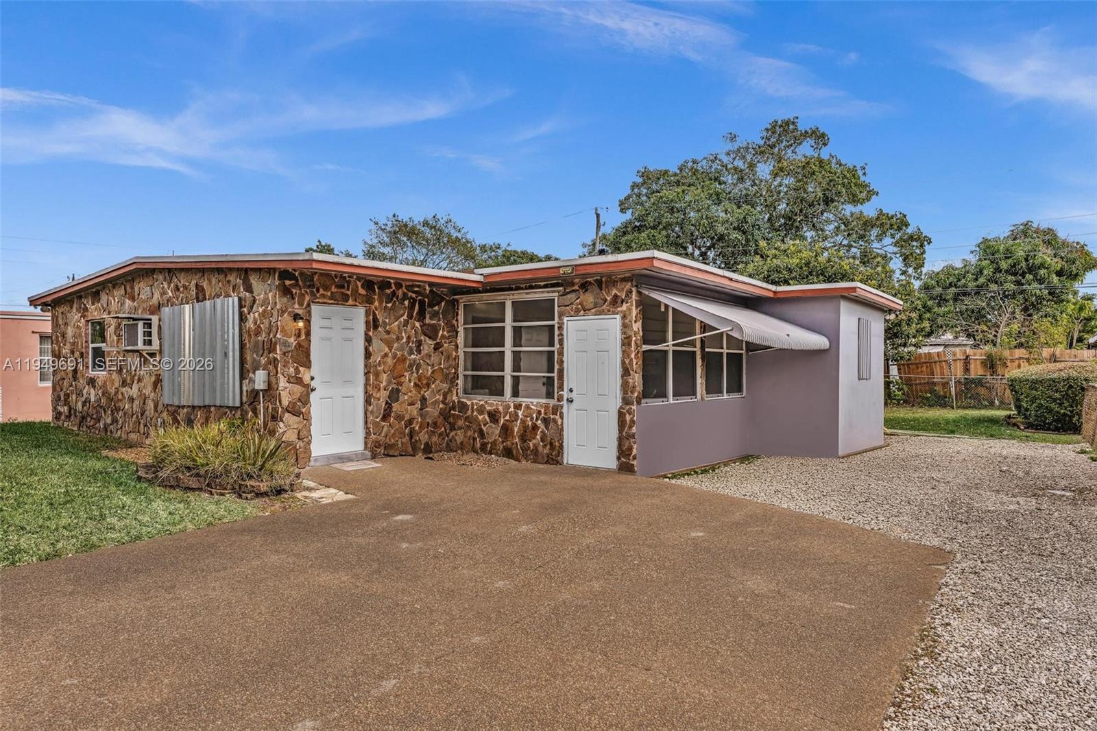 LAUDERDALE MANOR HOMESITE - Residential